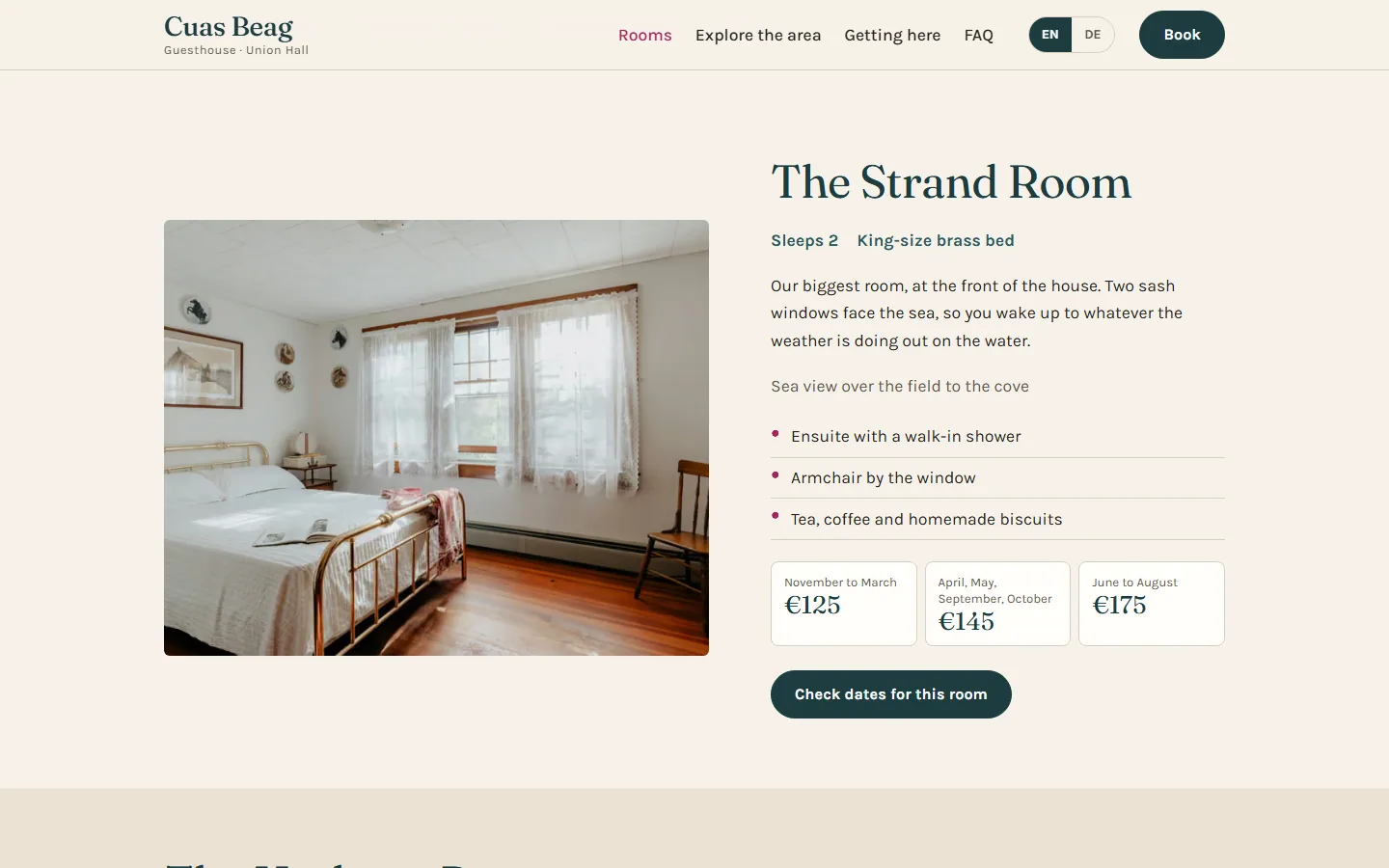 The rooms page: the Strand Room with its photo, beds, features and prices for each season.